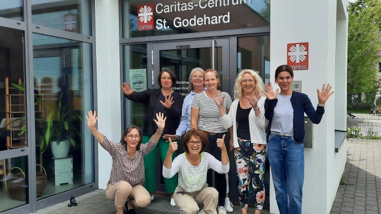 Foto: Caritas-Mitarbeiterinnen, die beim Stadtradeln 2023 teilgenommen haben.