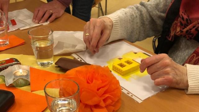 Mit Legosteinen können Buchstaben ...