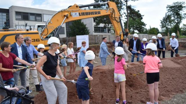 Spatenstich für den Anbau des Schulzentrums Auf der Klappe in Duderstadt. | Foto: Johannes Broermann / cps
